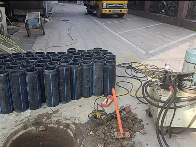 东宁PE置换管厂家 DN315置换管 非开挖管短管置换